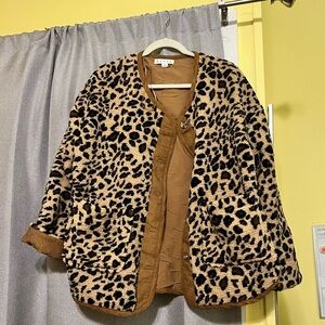 HYFVE HEAR ME ROAR LEOPARD SHERPA JACKET- TAUPE COMBO
Size small NWOT